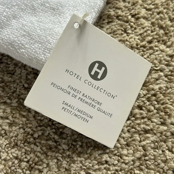 NWT Hotel Collection Robe - Picture 4 of 6